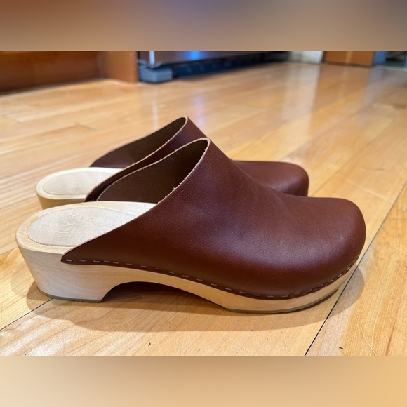 Bryr Clogs Size 38 - Picture 4 of 5